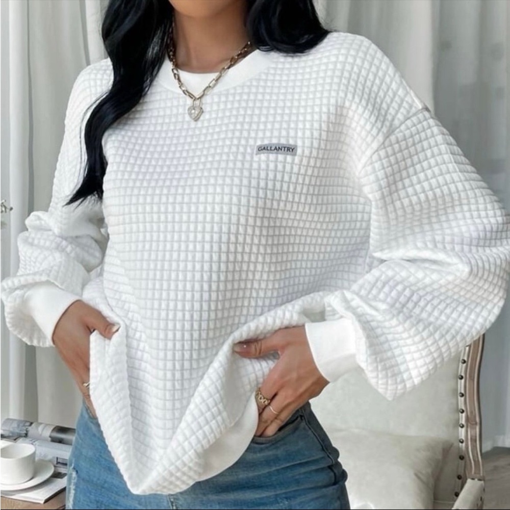 5/$25 Oversized Waffle Knit White Sweater